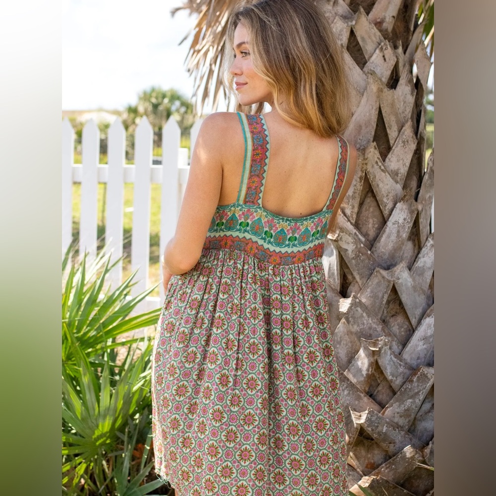 Natural Life Tricia dress in pink sunburst size small